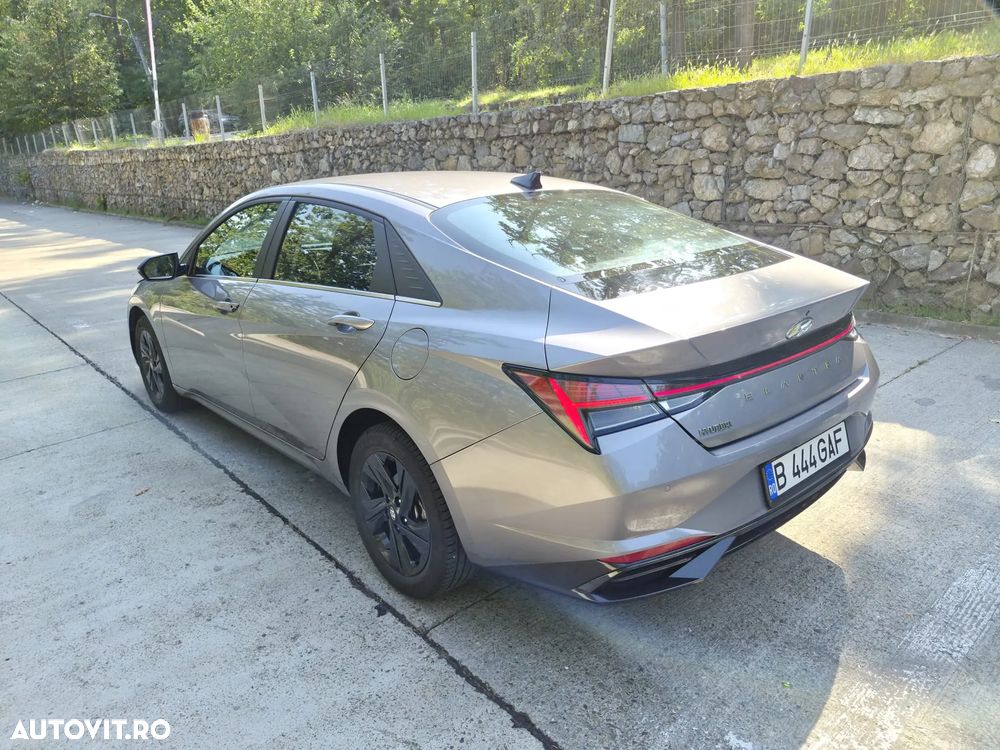 Hyundai Elantra 1.6 l 123 CP CVT Highway - 11