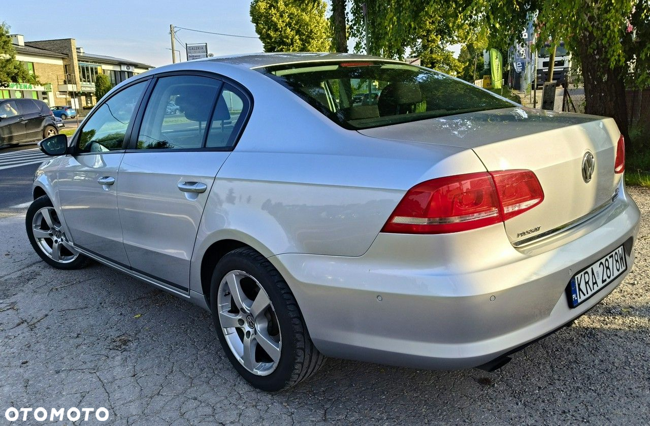 Volkswagen Passat - 2
