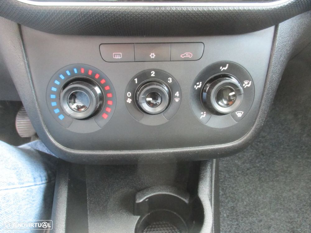 Fiat Punto 1.3 M-Jet Easy S&S - 14