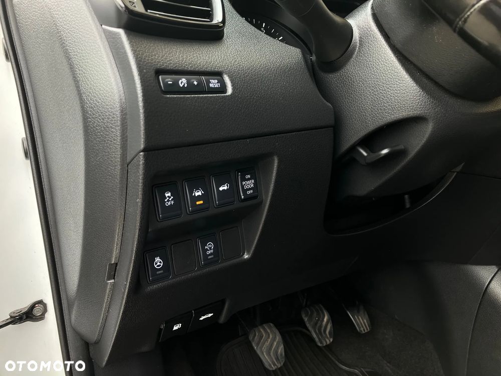 Nissan X-Trail 1.6 DIG-T Tekna 2WD 7os - 33