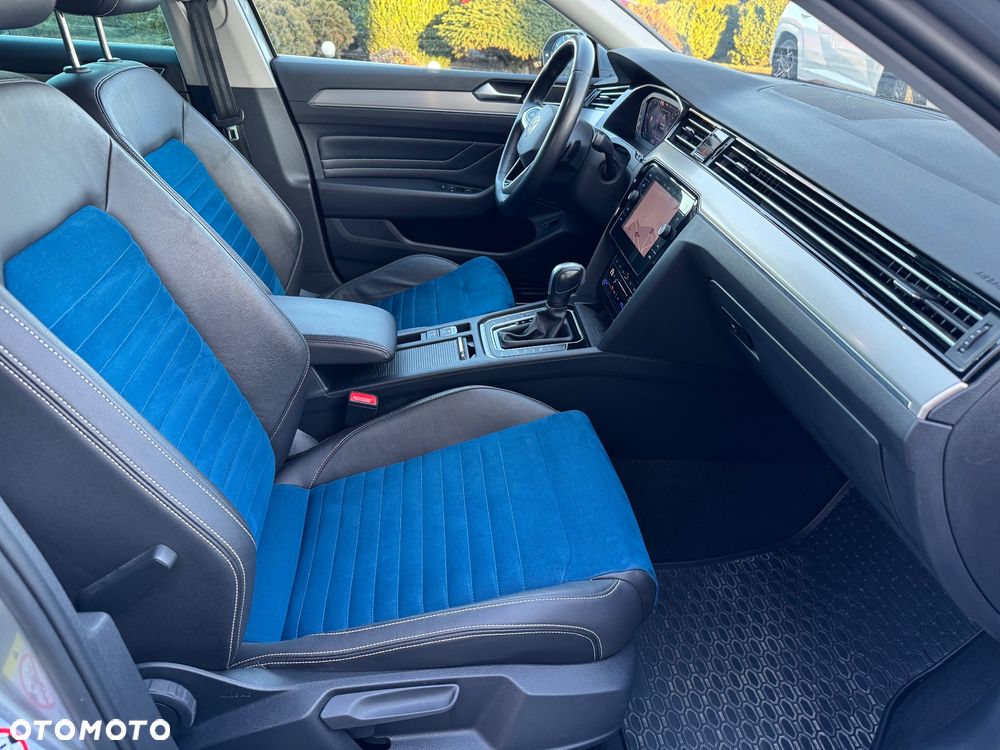 Volkswagen Passat Variant 2.0 TDI EVO Elegance DSG - 14