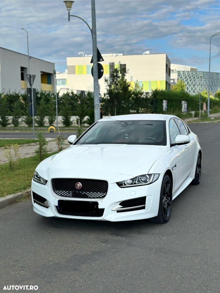Jaguar XE 2.0 AWD R-Sport - 2