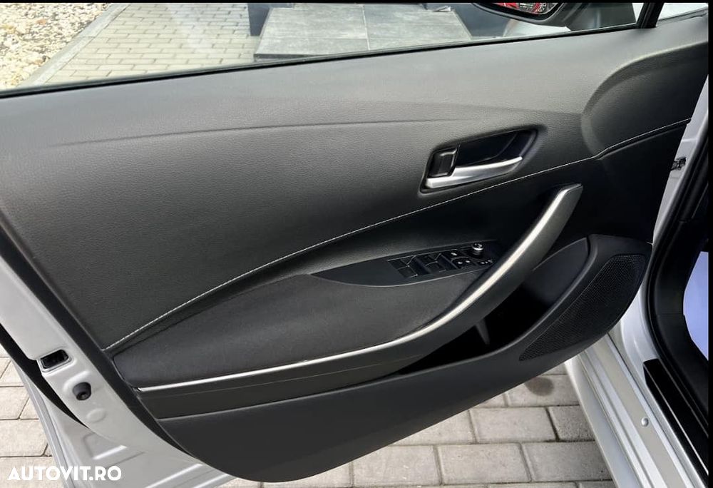 Toyota Corolla 1.8 Hybrid Touring Sports Business Edition - 17