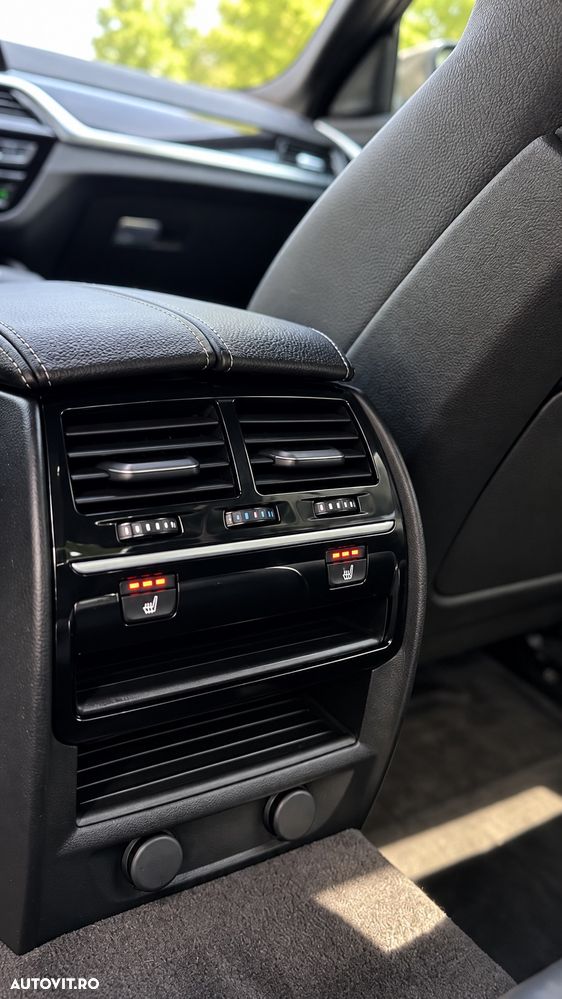 BMW Seria 5 540i AT - 12