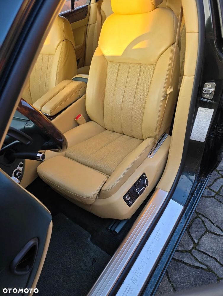 Bentley Flying Spur - 19