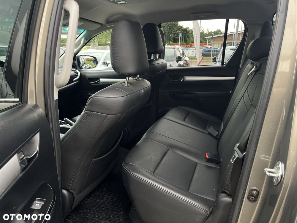 Toyota Hilux 2.8 D-4D Double Cab SR5 4x4 - 19