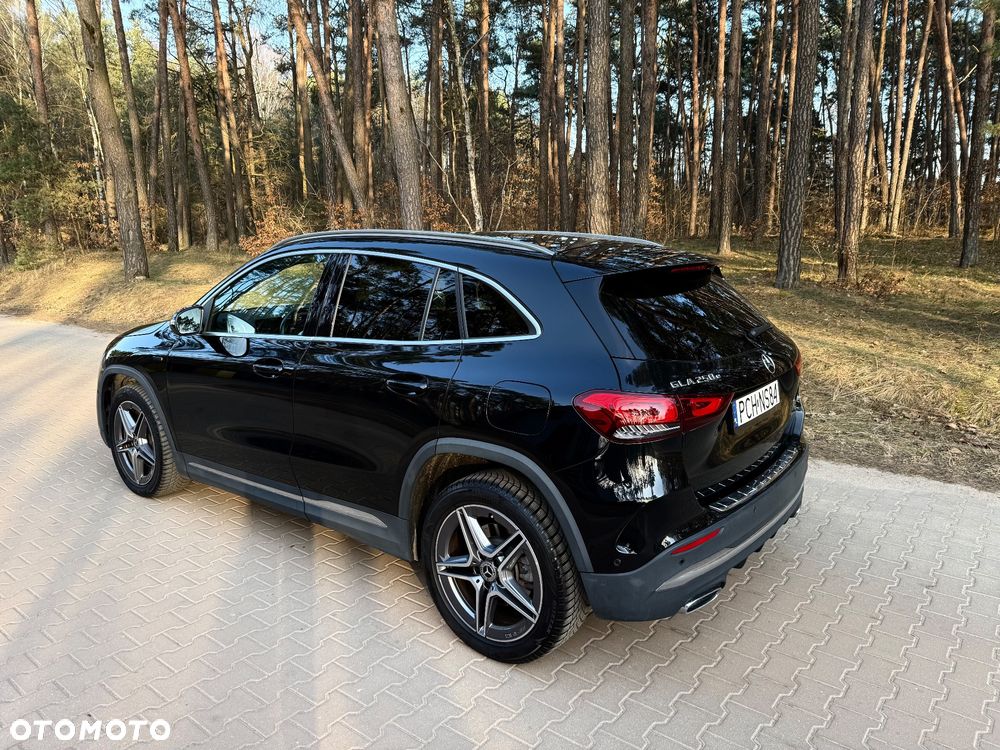 Mercedes-Benz GLA - 5