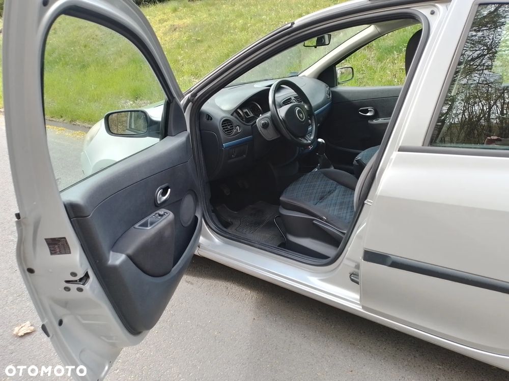Renault Clio - 6