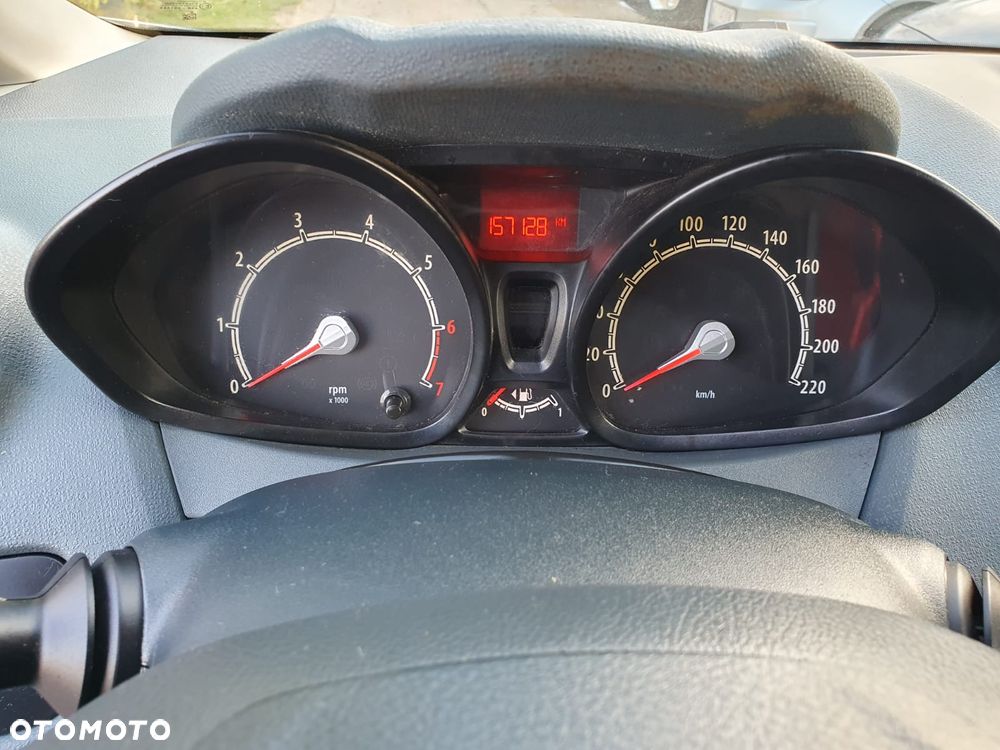 Ford Fiesta 1.25 Ambiente - 22