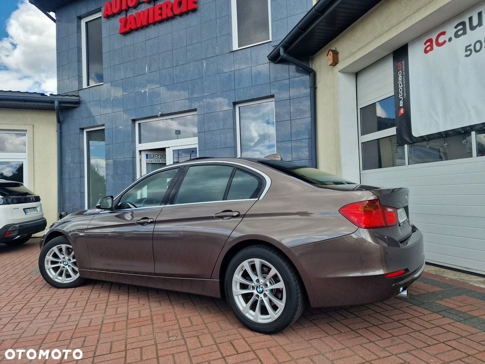 BMW Seria 3 318d Luxury Line - 8