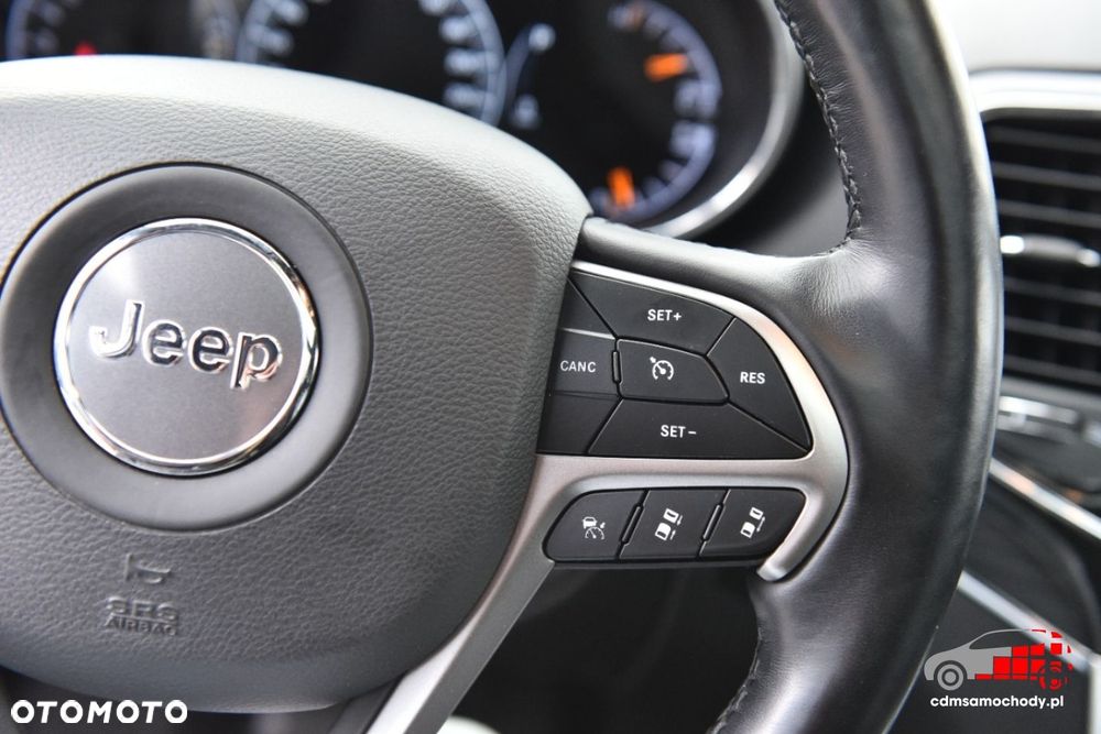 Jeep Grand Cherokee - 36