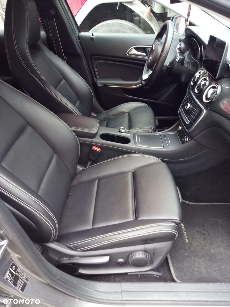 Mercedes-Benz GLA 200 7G-DCT AMG Line - 2