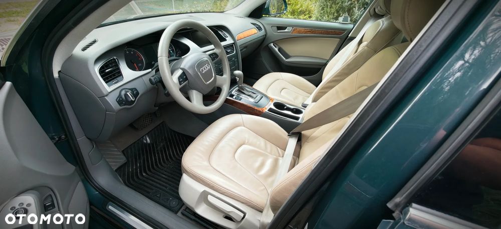 Audi A4 Limousine - 9