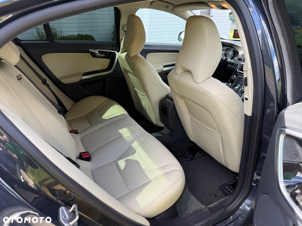 Volvo S60 D3 Drive-E R-Design Momentum - 20