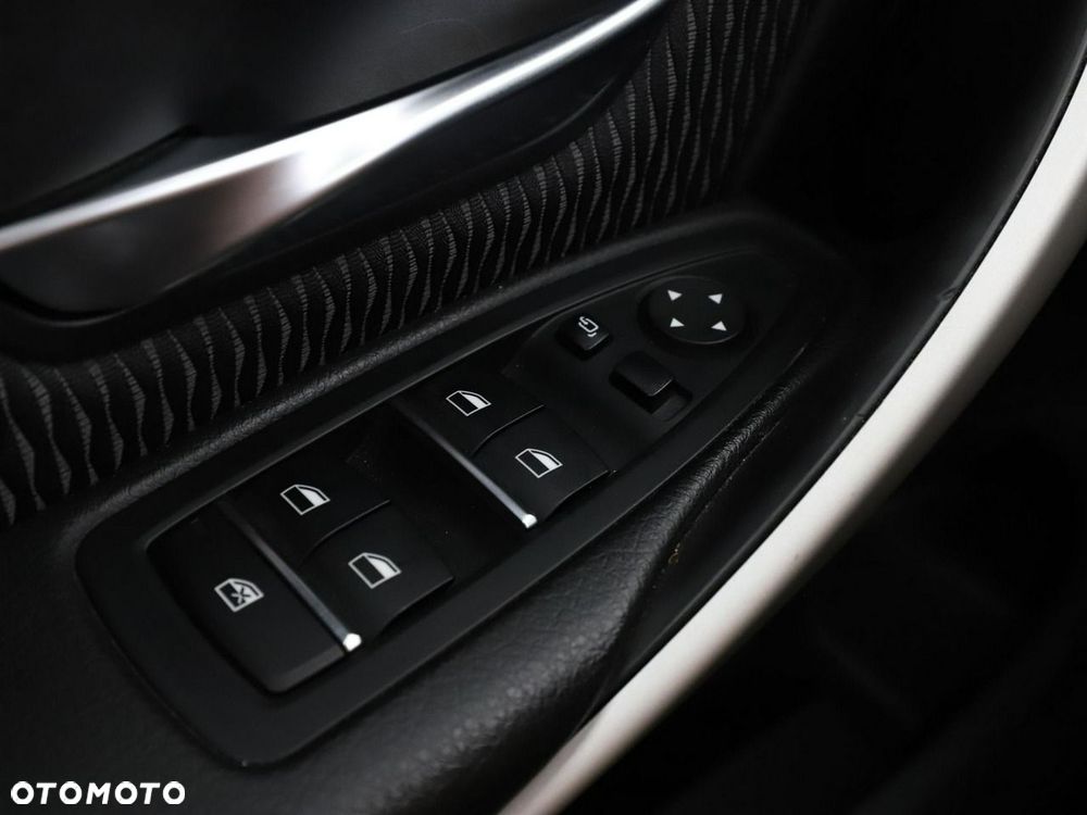 BMW Seria 3 318d Advantage - 34