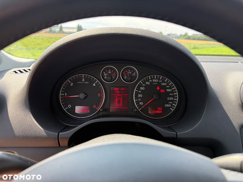 Audi A3 1.9 TDI DPF Attraction - 11