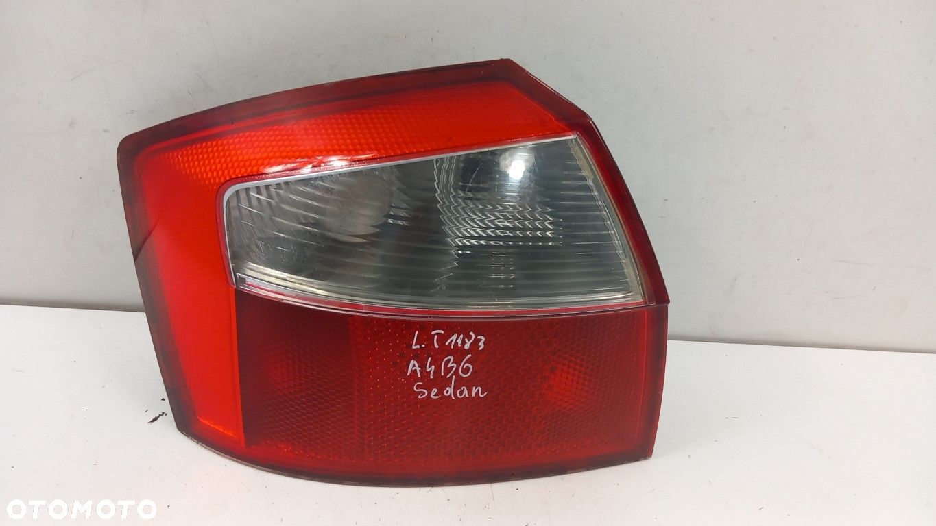 AUDI A4 B6 SEDAN LAMPA TYŁ LEWA ORGINAŁ - 1