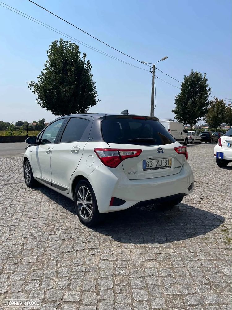 Toyota Yaris 1.5 HSD 20 Anos - 4