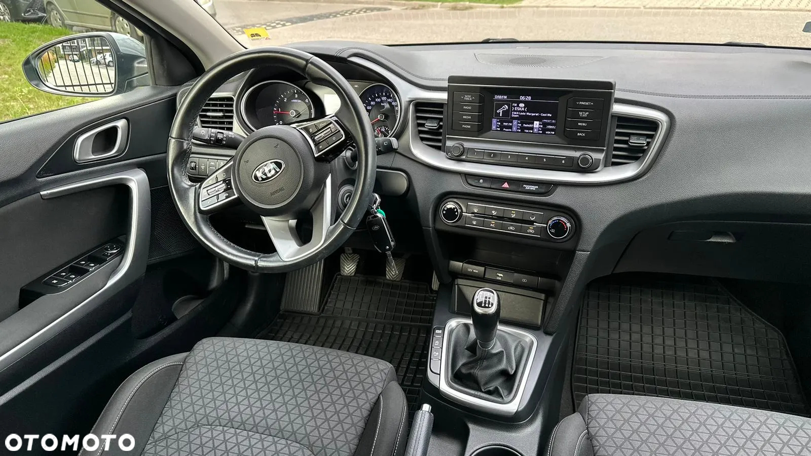 Kia Ceed 1.6 CRDi SCR M - 6
