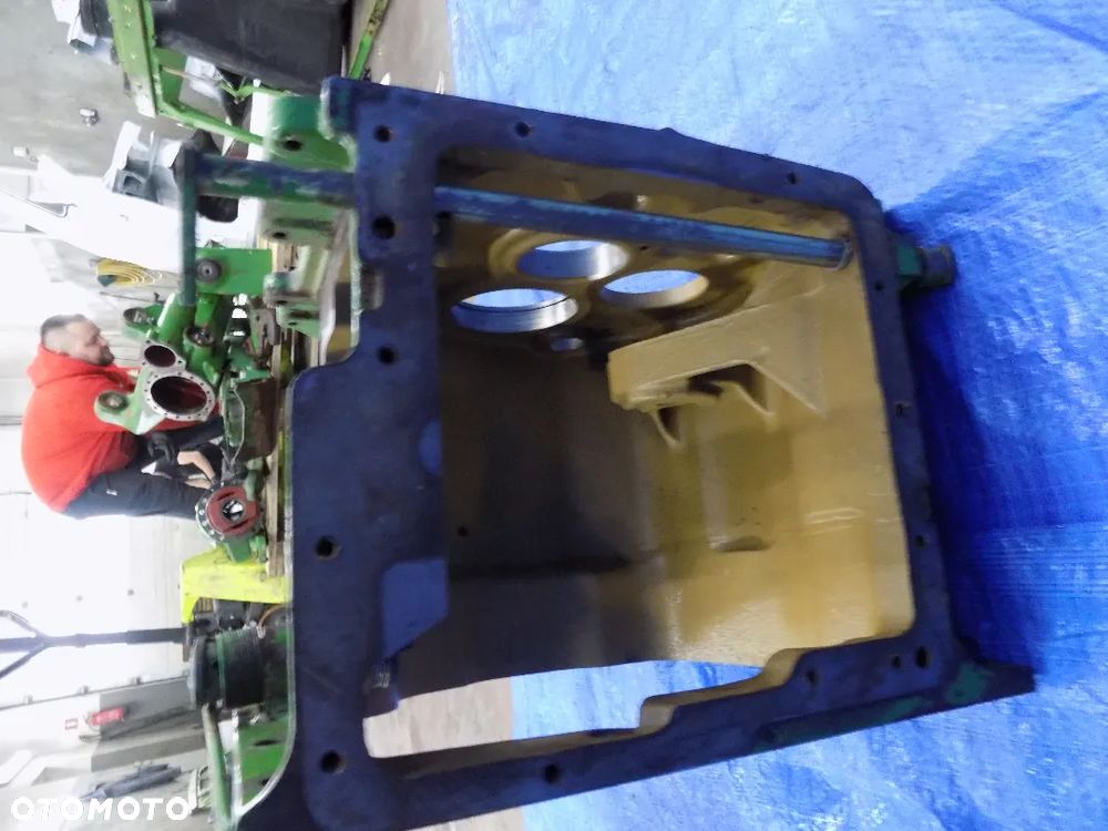 obudowa skrzyni biegów l101943 l101944 l101193 john deere 6300 6100 6200 6400 - 6