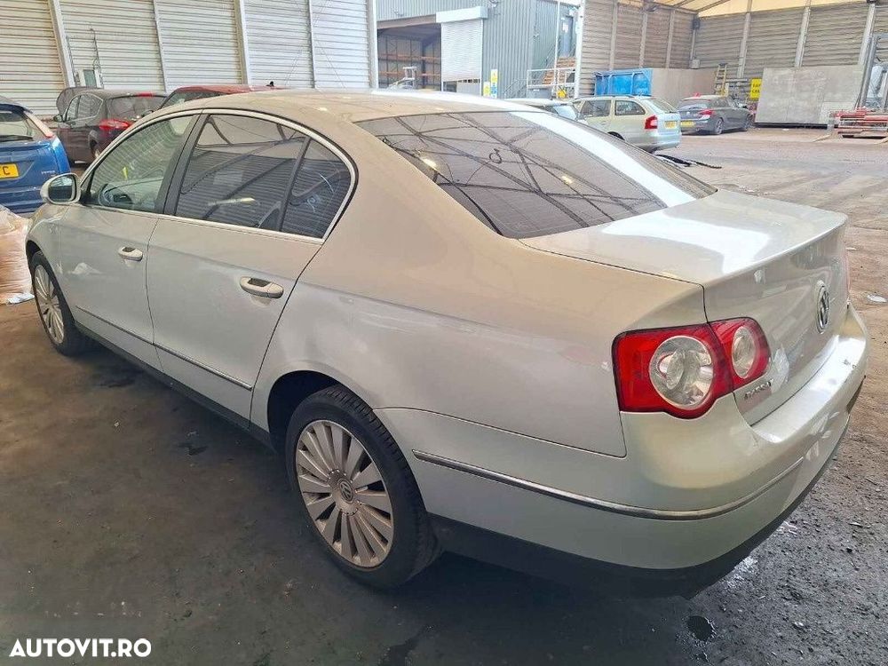 Aripa stanga spate Volkswagen Passat B6 2010 SEDAN 2.0 TDI CBDC - 3