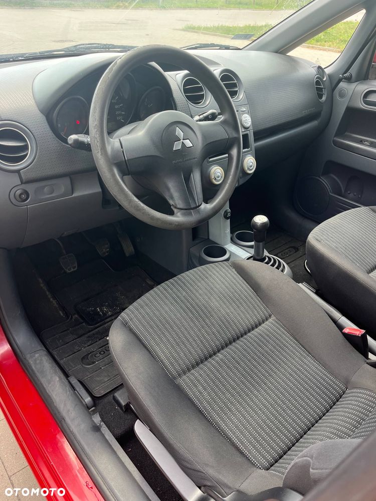 Mitsubishi Colt - 8