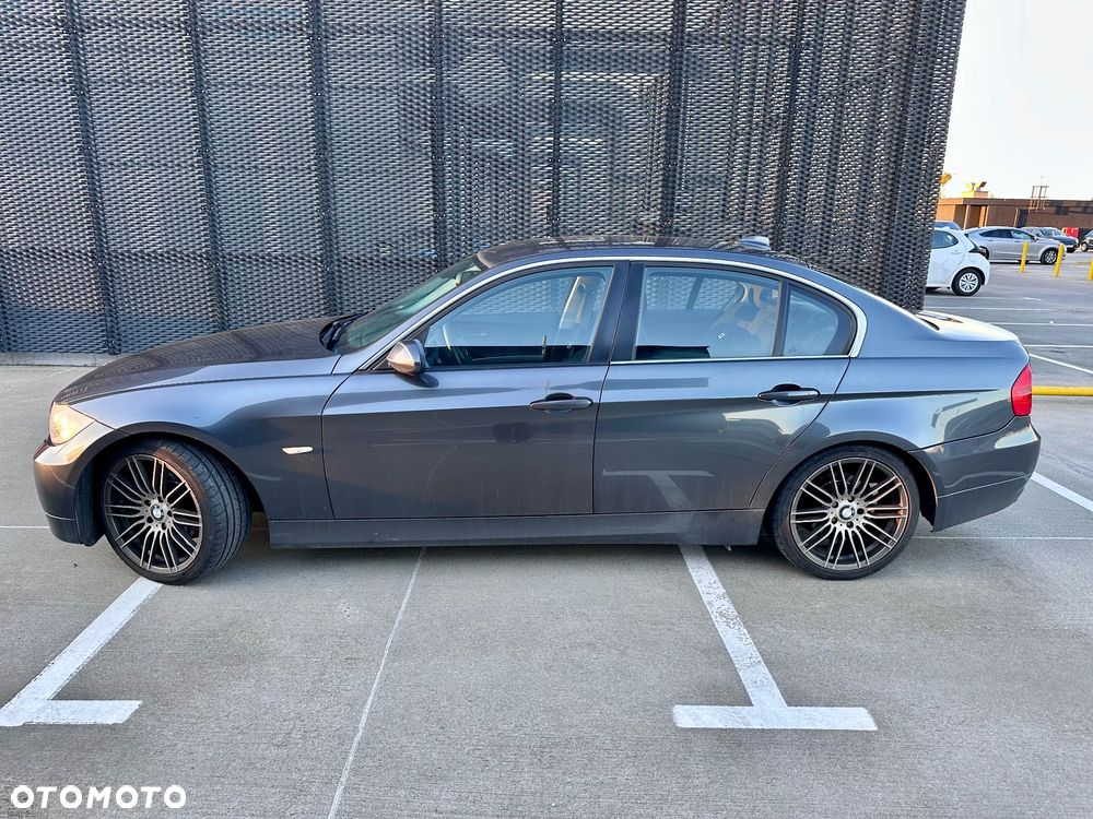 BMW Seria 3 318i - 4