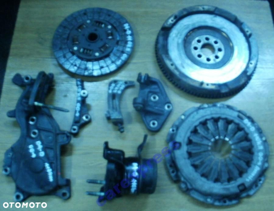 PODUSZKA SILNIKA TOYOTA AVENSIS 2.0D4D 110KM - 1