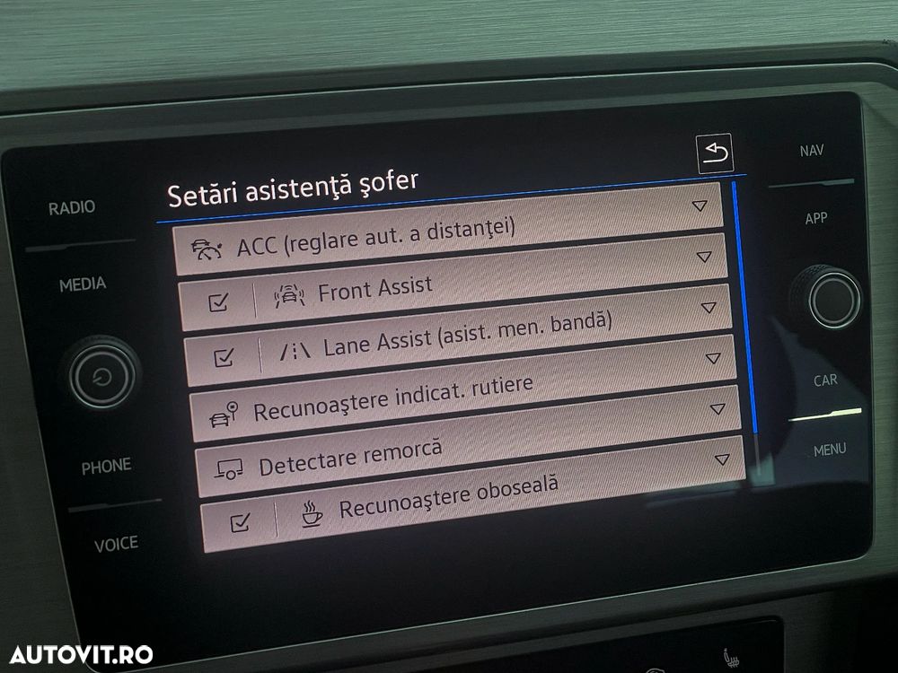 Volkswagen Passat 2.0 TDI DSG Comfortline - 10
