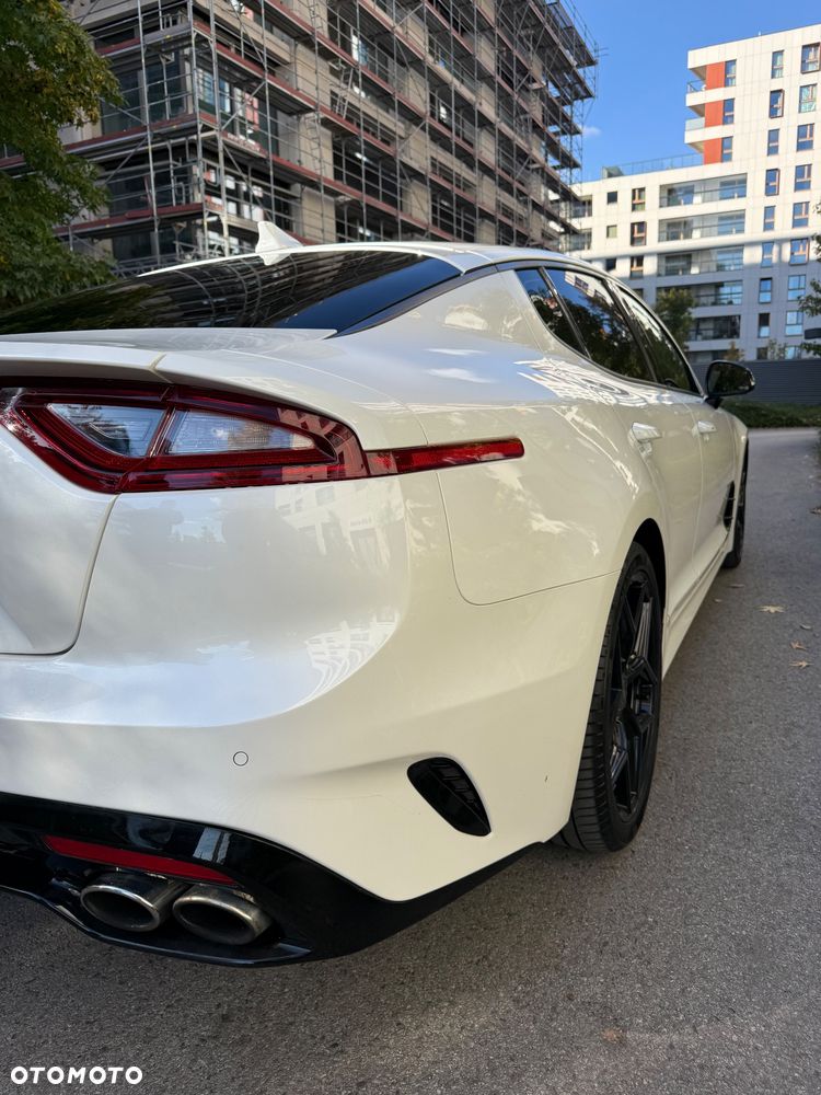 Kia Stinger - 10