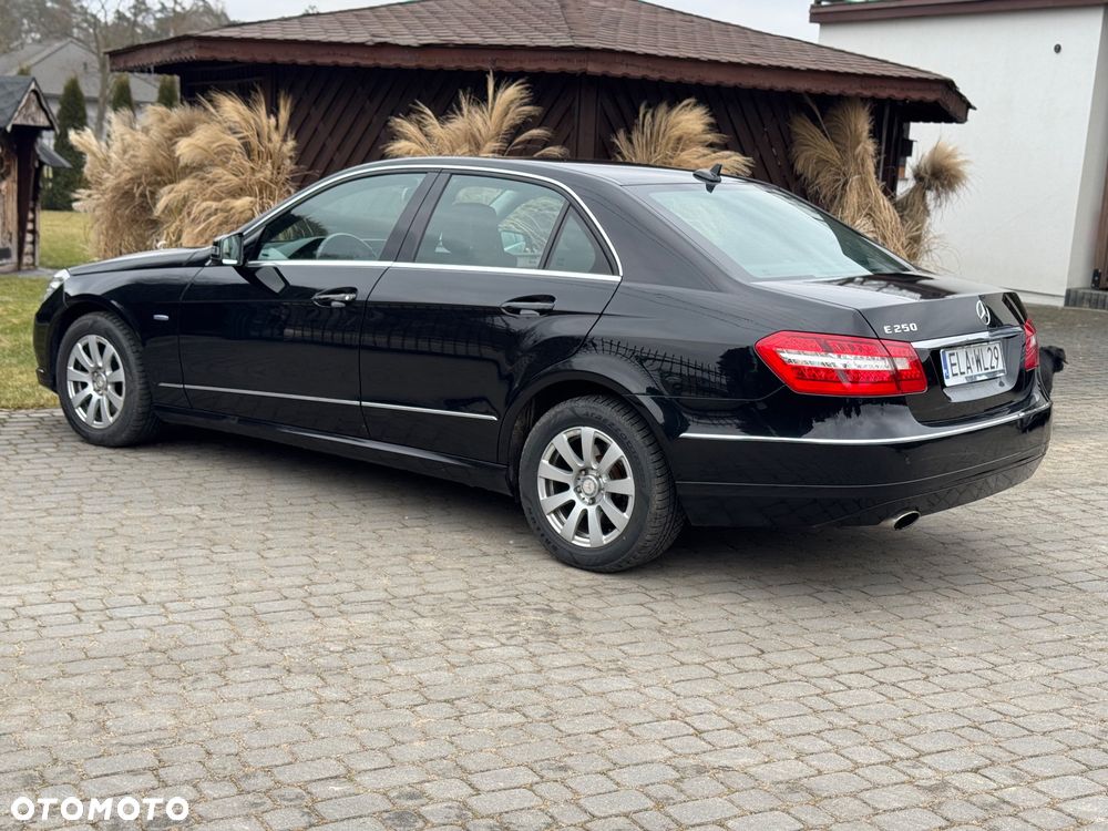 Mercedes-Benz Klasa E 250 CGI BlueEffICIENCY Elegance - 7