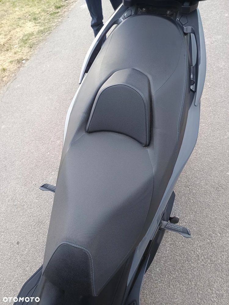 Suzuki Burgman - 8