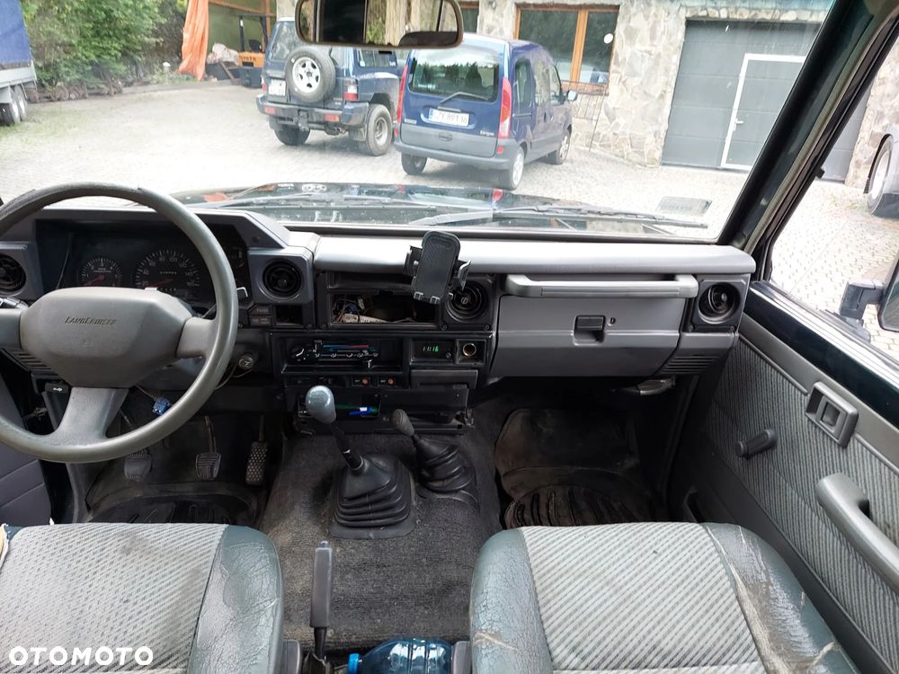 Toyota Land Cruiser KJ70 - 8