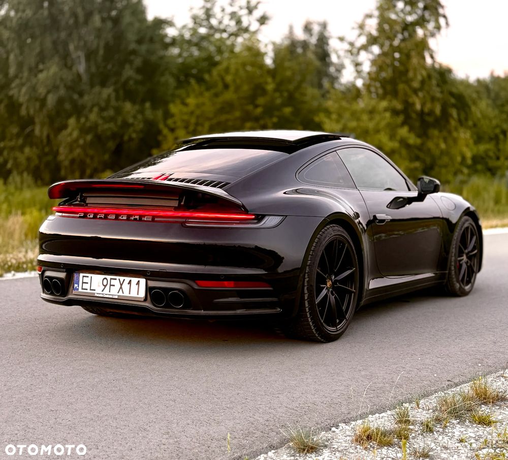 Porsche 911 Carrera 4S - 10