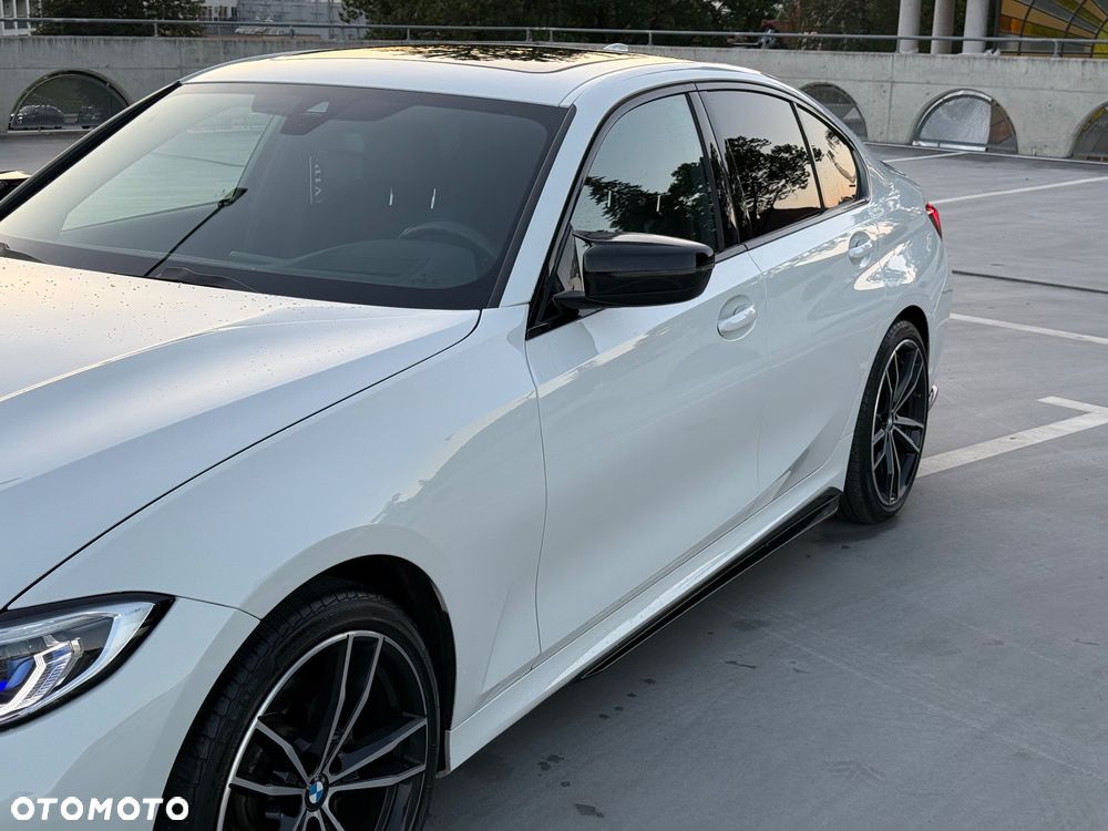 BMW Seria 3 330i xDrive M Sport - 10