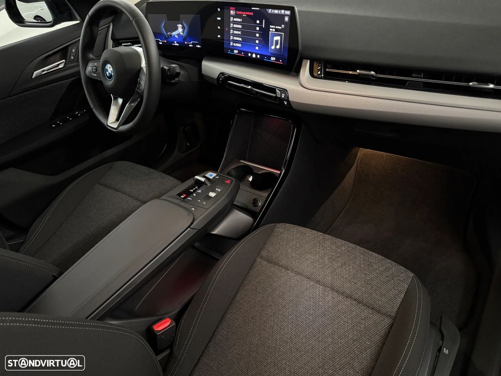 BMW iX2 - 26