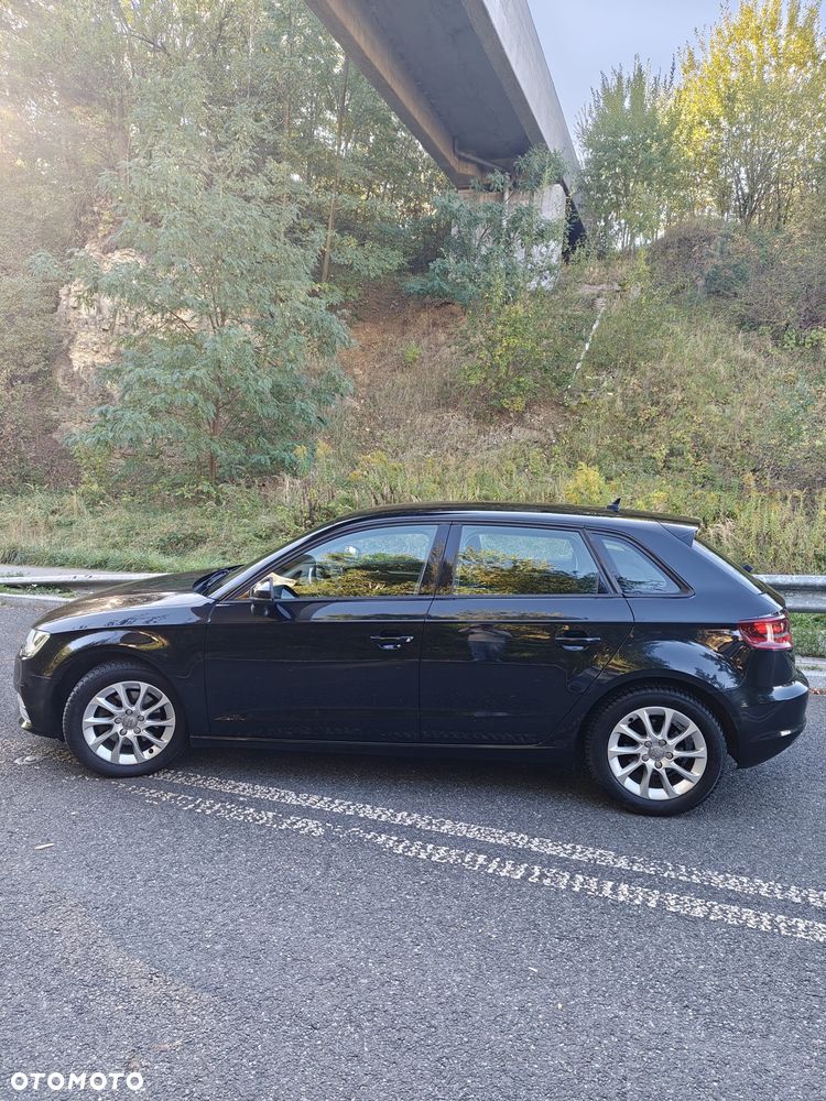 Audi A3 Sportback 1.6 TDI Attraction - 6