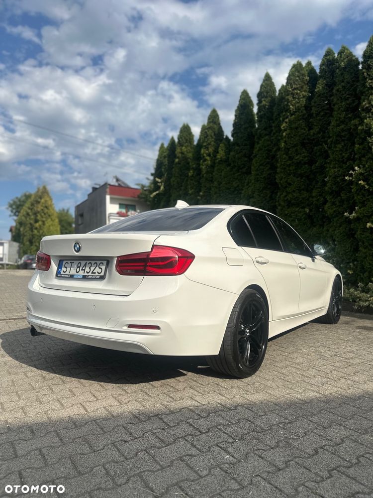 BMW Seria 3 318i - 9