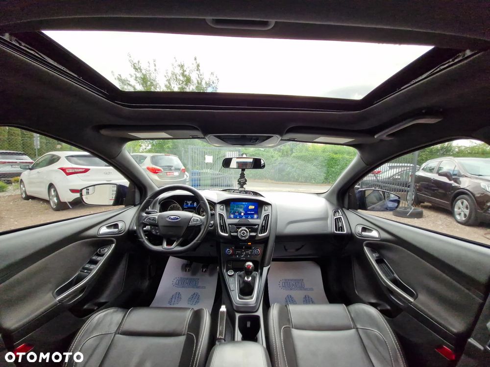 Ford Focus 2.0 EcoBoost ST mit Leder-Exclusiv-Paket - 26