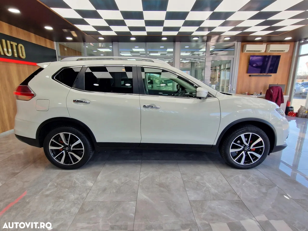 Nissan X-Trail - 12