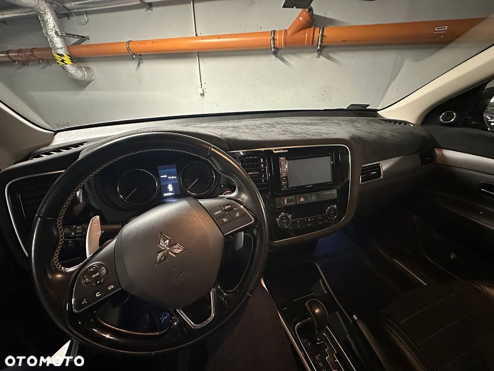 Mitsubishi Outlander - 18