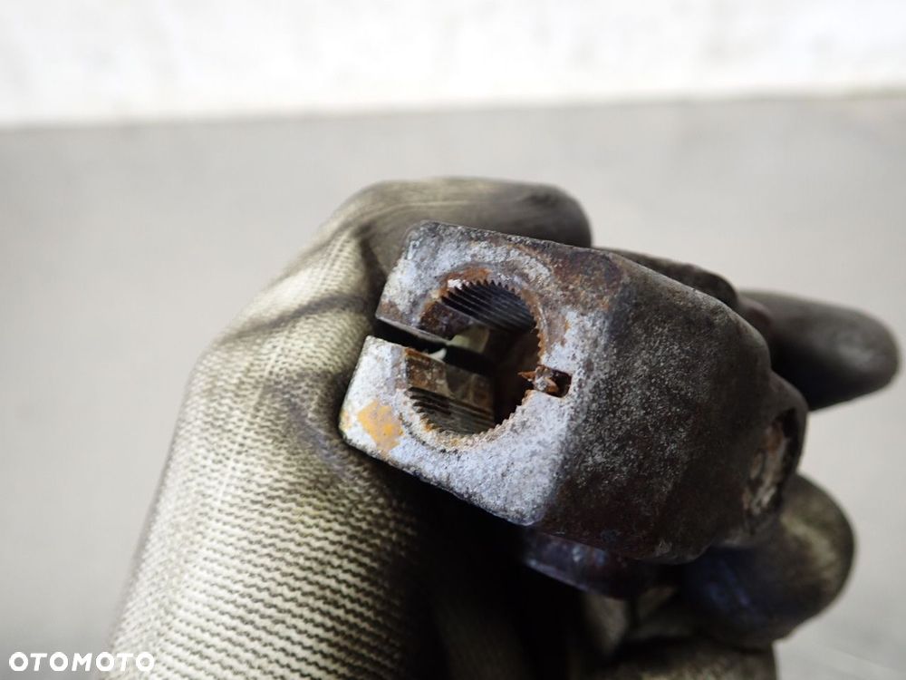 KRZYŻAK KOLUMNY KIEROWNICZEJ MERCEDES-BENZ T1 310D - 4