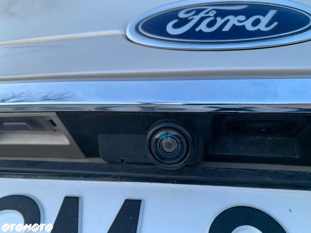 Ford Mondeo - 32