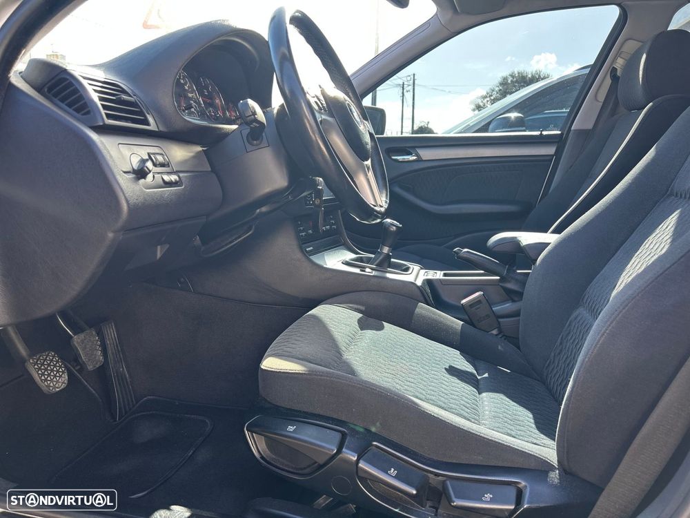 BMW 320 d Touring - 24