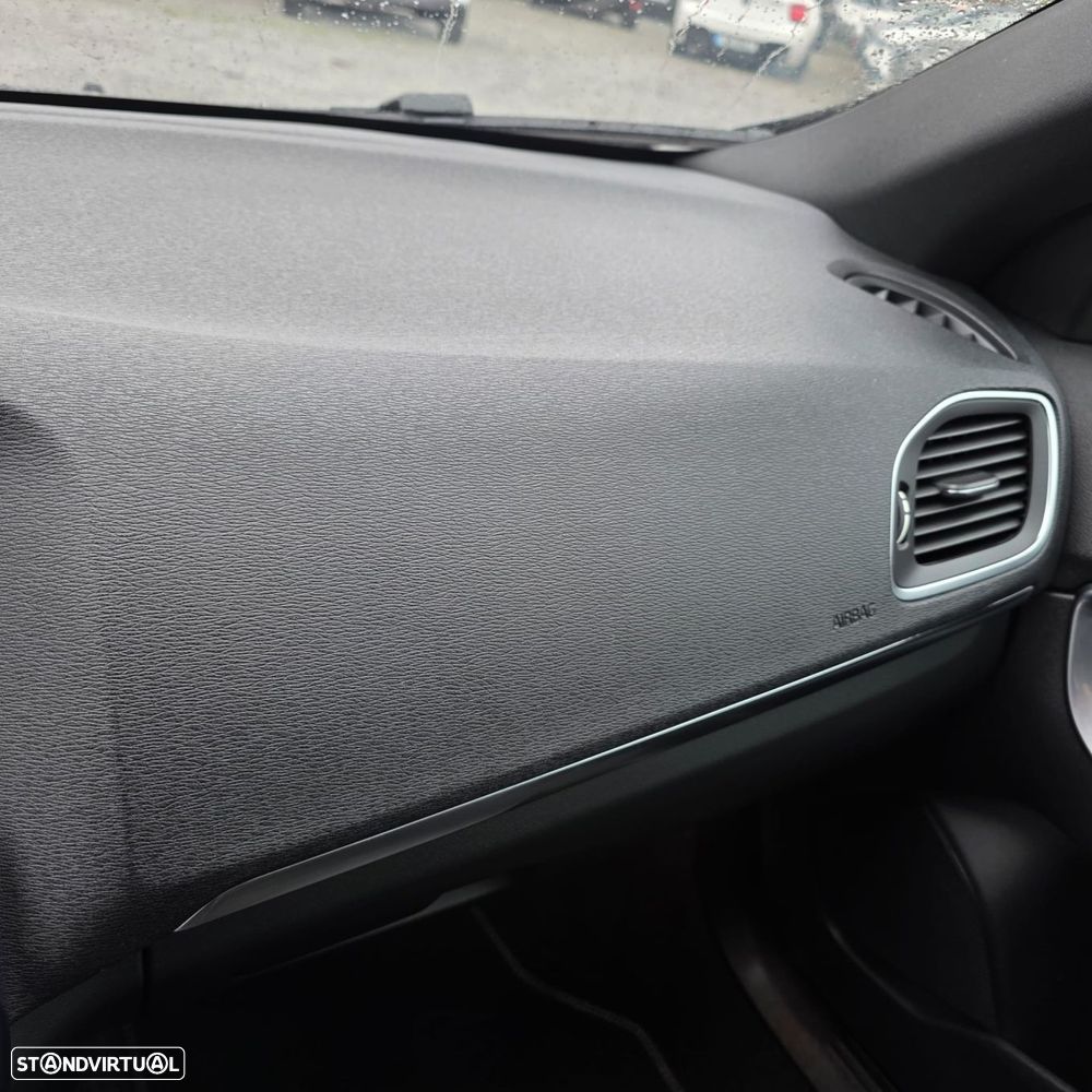 Volvo V40 1.6 D2 R-Design - 28