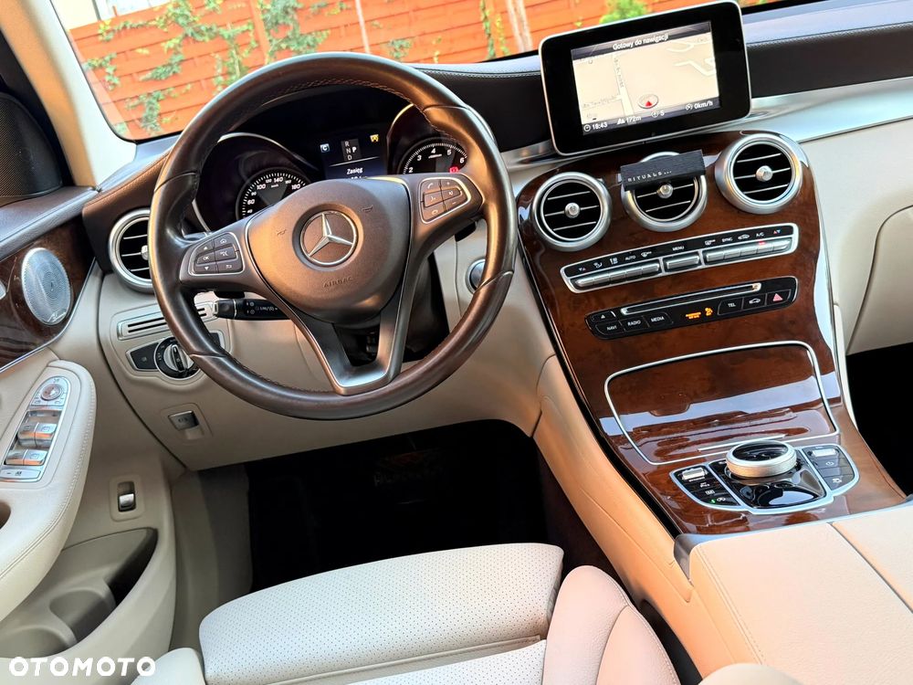 Mercedes-Benz GLC - 33