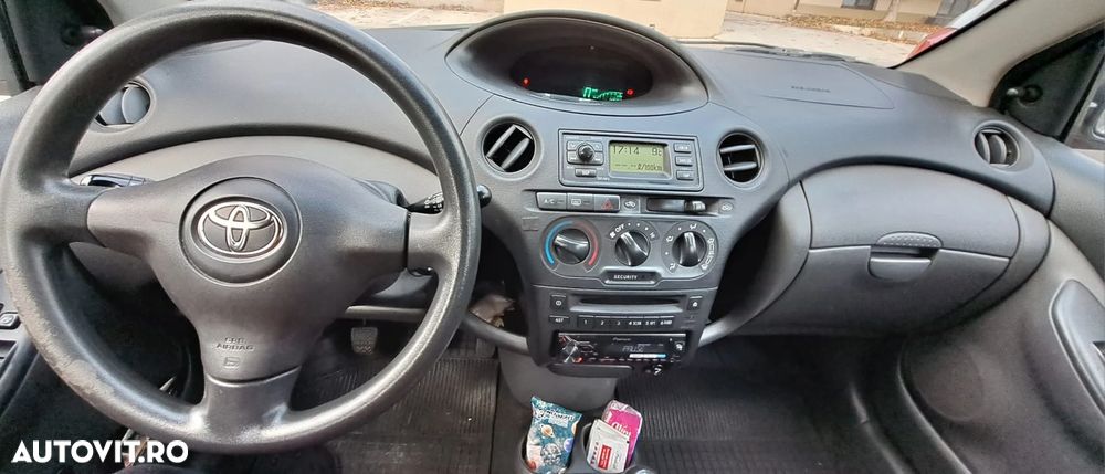 Toyota Yaris - 5