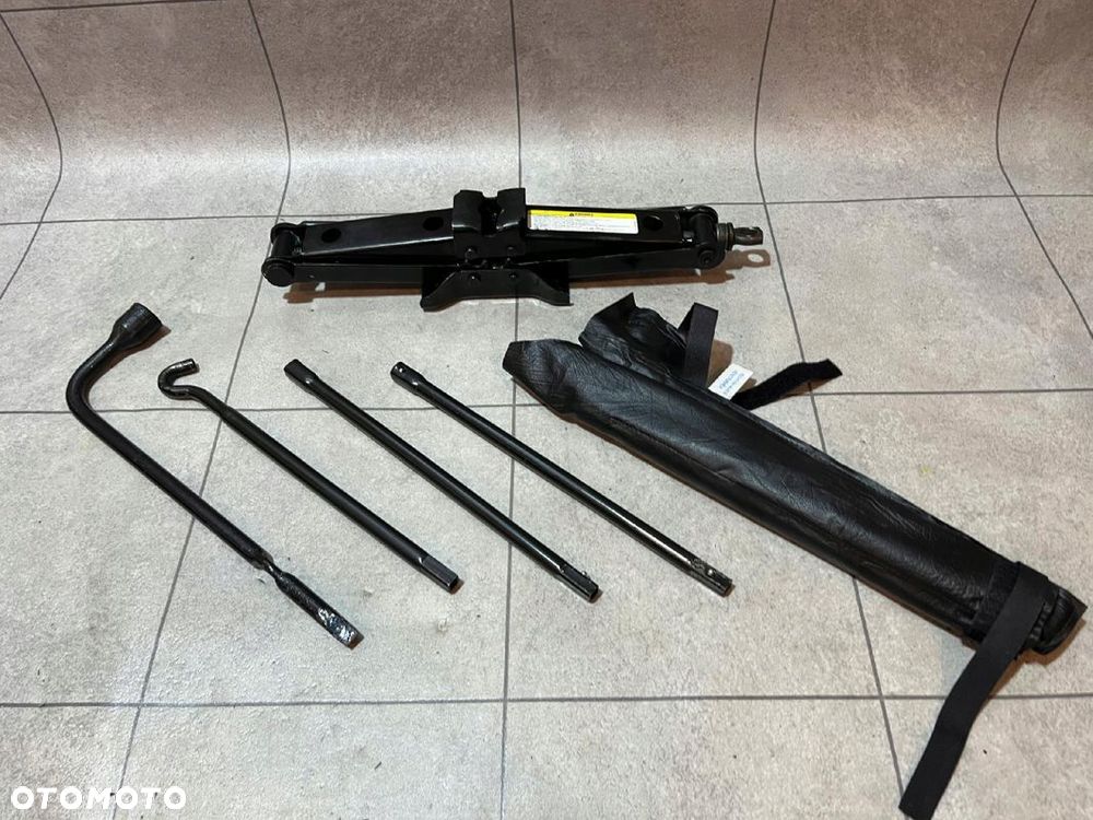 JEEP GRAND CHEROKEE WK ZESTAW NAPRAWCZY KOŁA KPL - 1