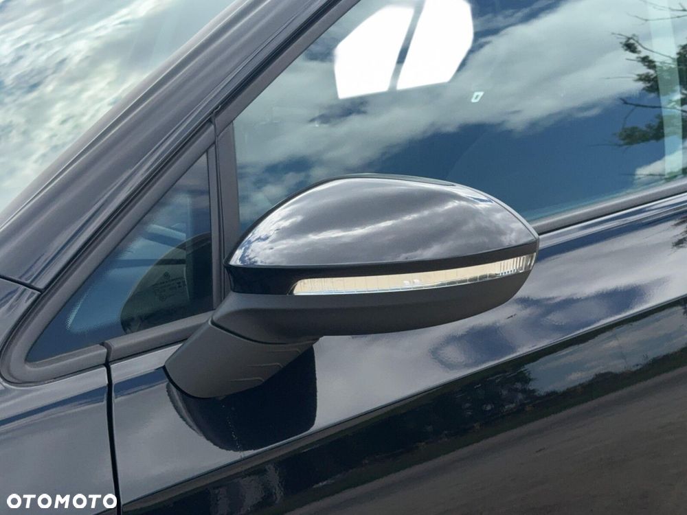 Volkswagen Golf - 10
