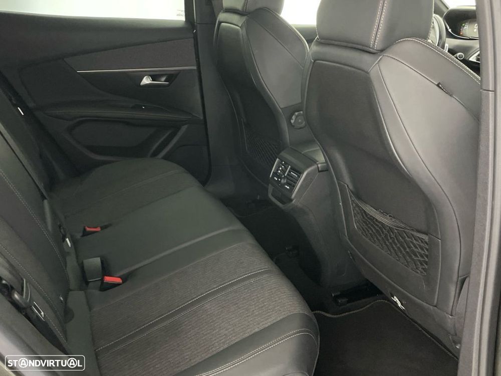 Peugeot 3008 1.5 BlueHDi GT Line EAT8 - 24